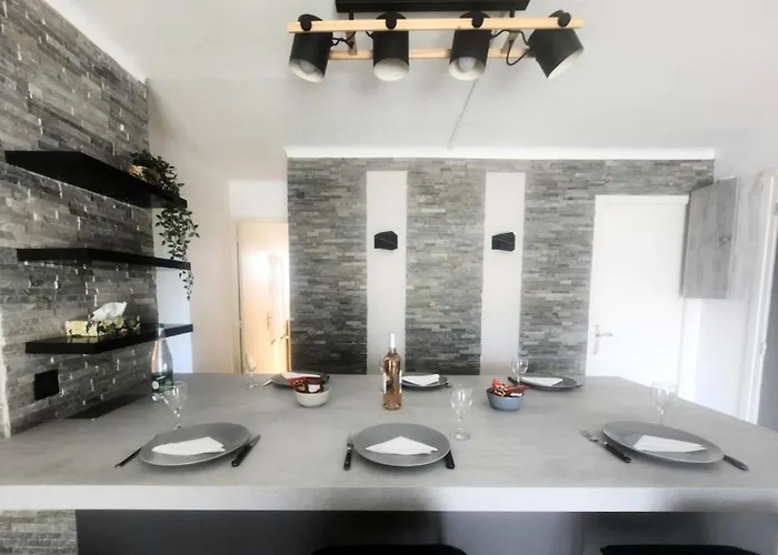 Aiglon Yourhosthelper * Saint-Raphaël